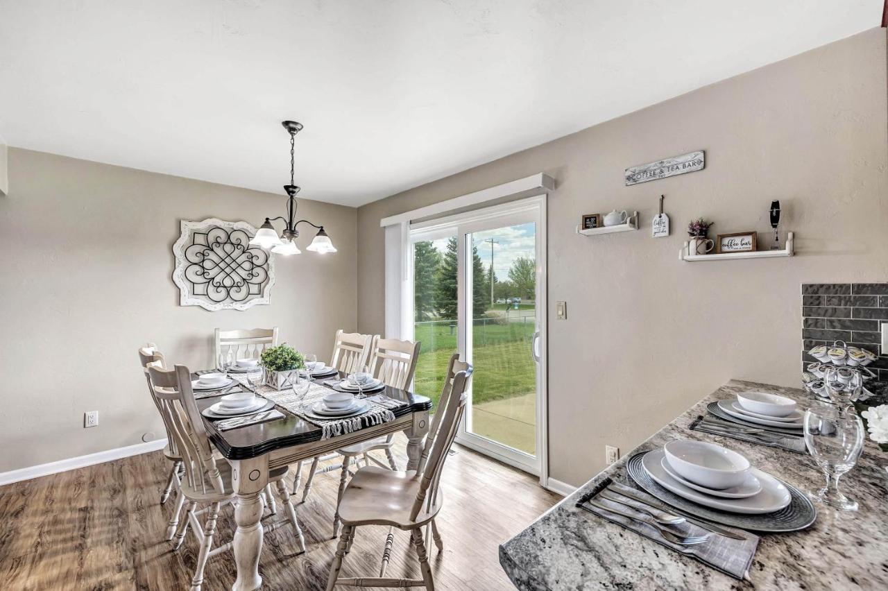 Serene 3 Bedroom Home, Nrm, Wi-Fi, Parking, Queen Bed De Pere Extérieur photo
