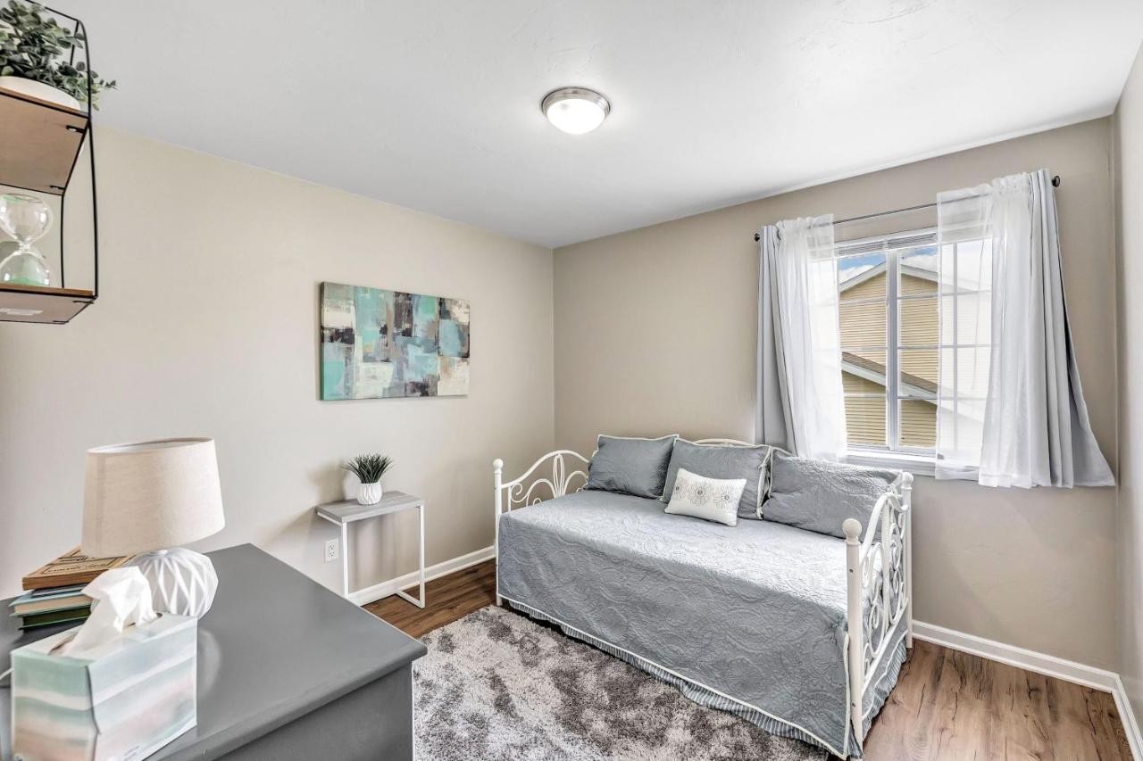 Serene 3 Bedroom Home, Nrm, Wi-Fi, Parking, Queen Bed De Pere Extérieur photo